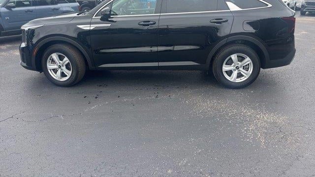 2025 Kia Sorento LX