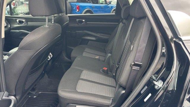 2025 Kia Sorento LX