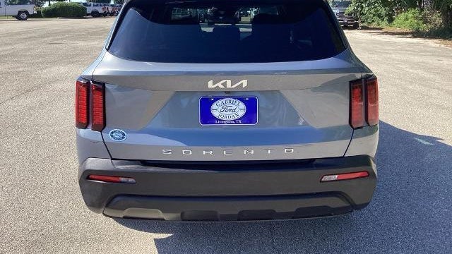 2022 Kia Sorento LX