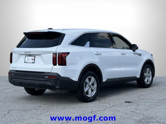 2023 Kia Sorento - $17,695