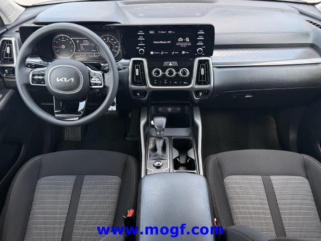 2023 Kia Sorento - $17,695