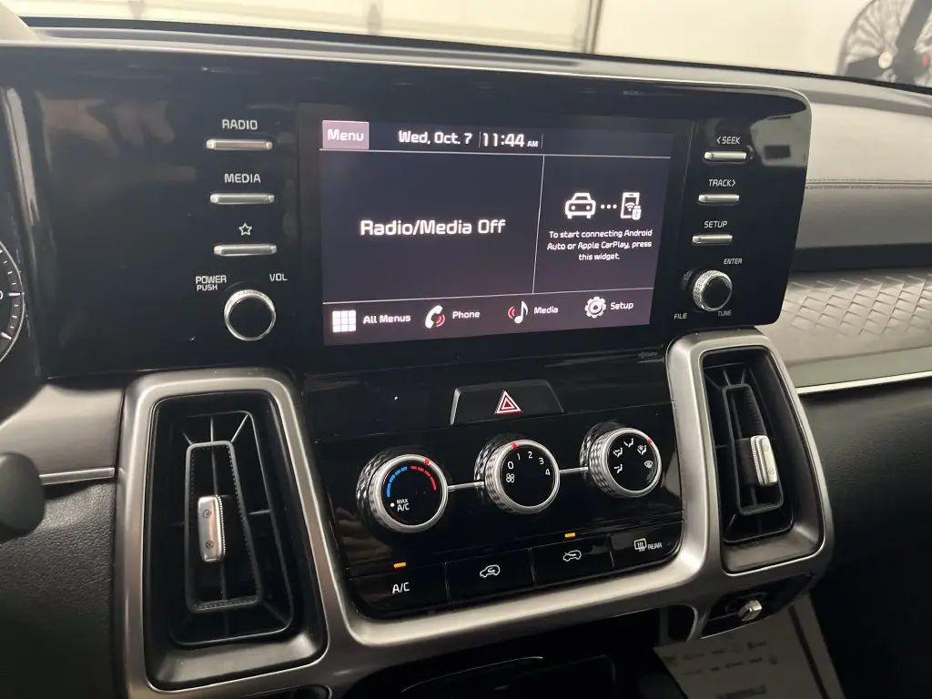 2023 Kia Sorento - $22,800