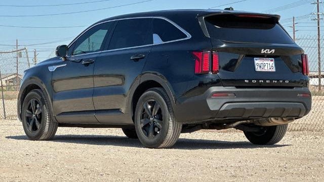 2022 Kia Sorento LX