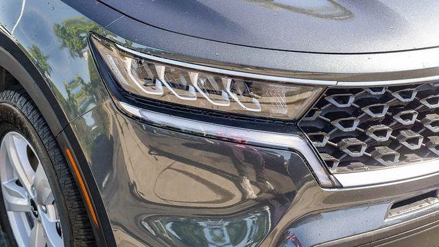 2022 Kia Sorento LX