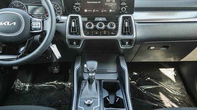 2022 Kia Sorento LX