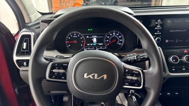 2022 Kia Sorento LX