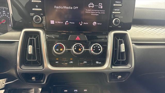 2022 Kia Sorento LX