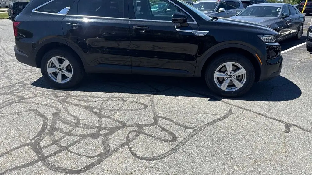 2023 Kia Sorento LX