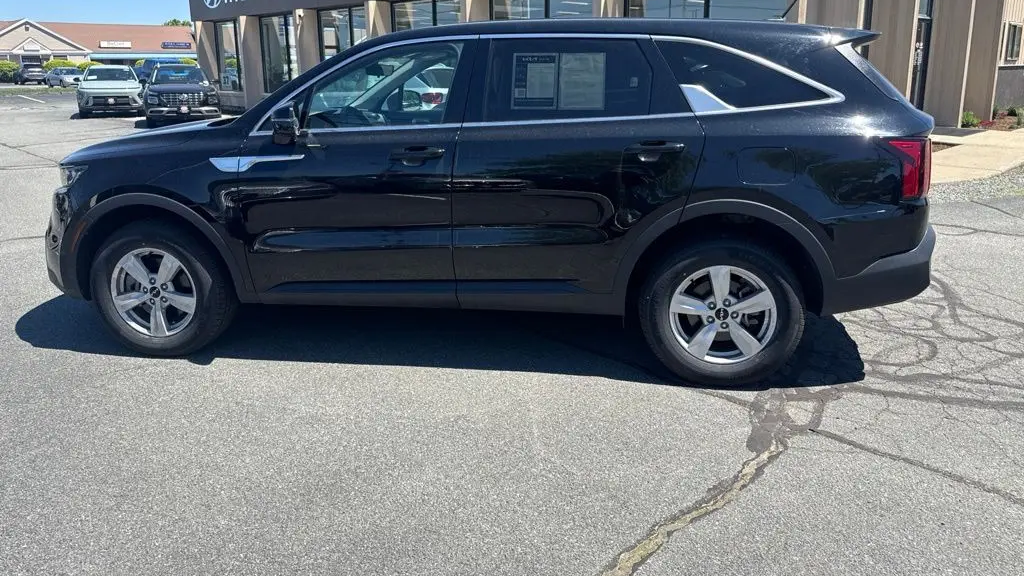 2023 Kia Sorento LX