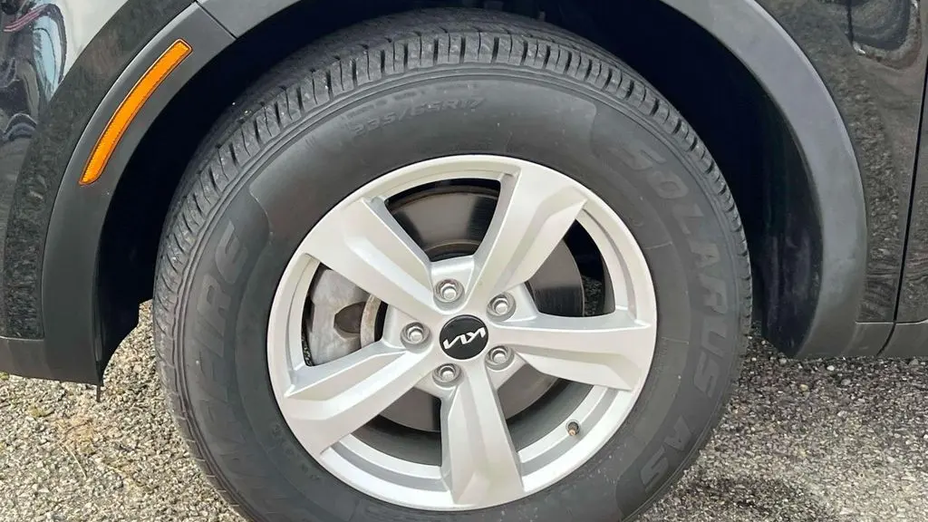 2023 Kia Sorento LX