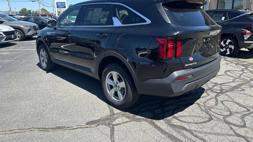 2023 Kia Sorento LX