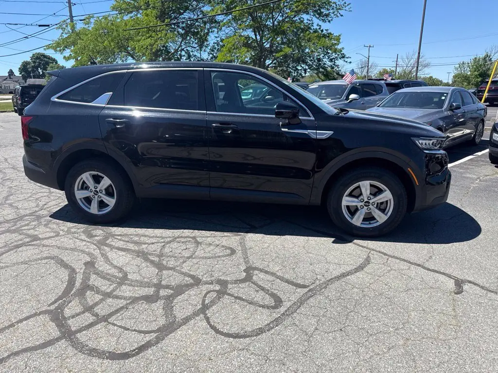 2023 Kia Sorento - $22,799