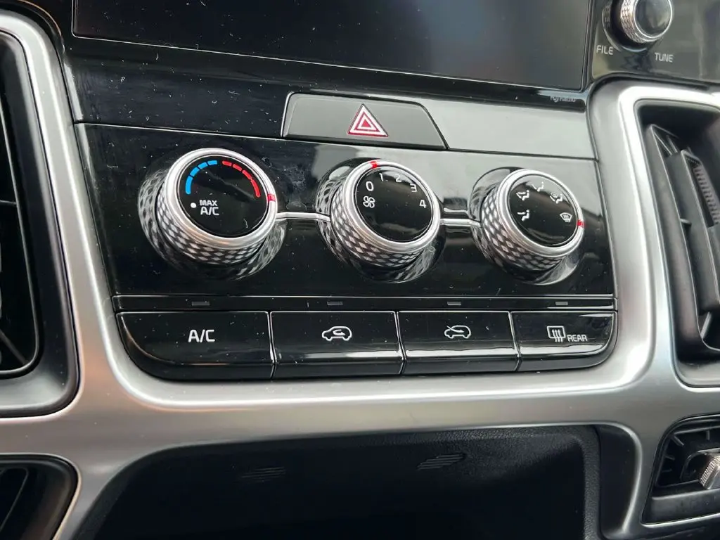 2023 Kia Sorento - $22,799