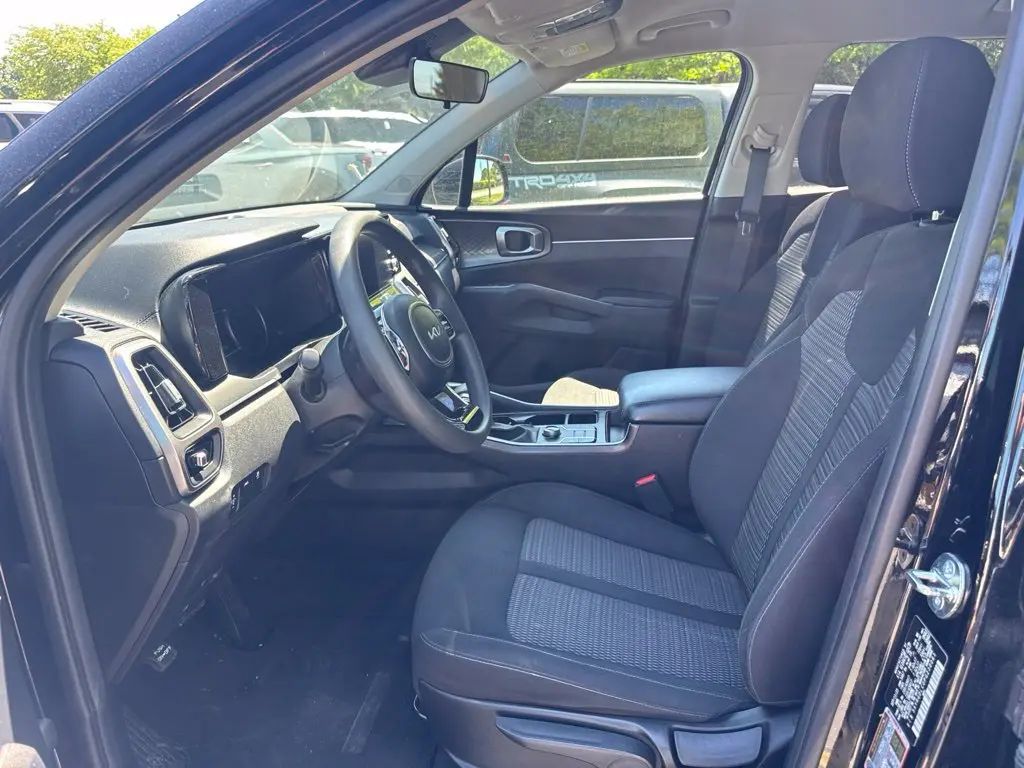2023 Kia Sorento - $22,799