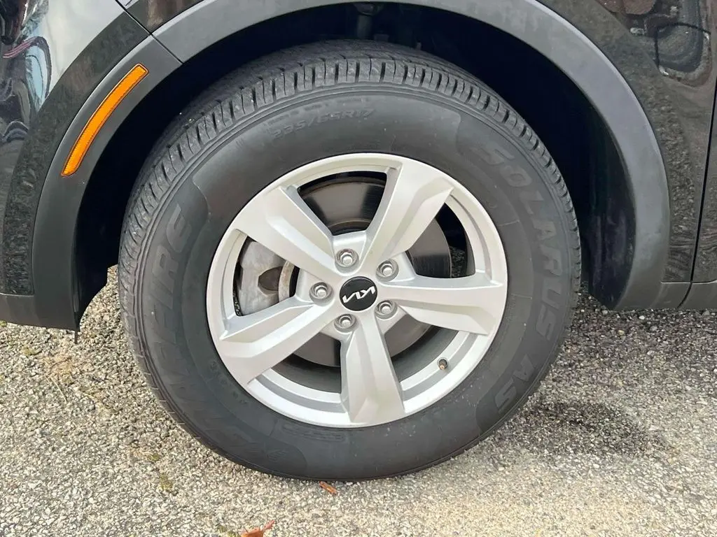 2023 Kia Sorento - $22,799