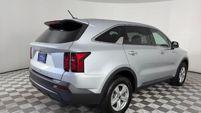 2022 Kia Sorento LX