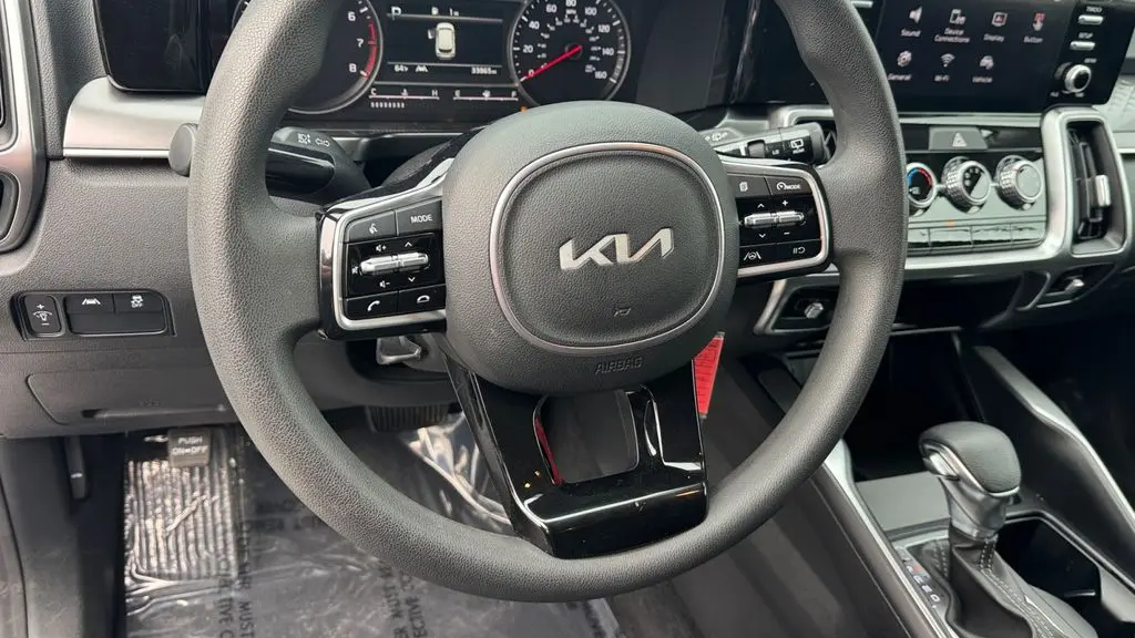 2023 Kia Sorento LX