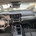 2021 Sorento Thumbnail 16