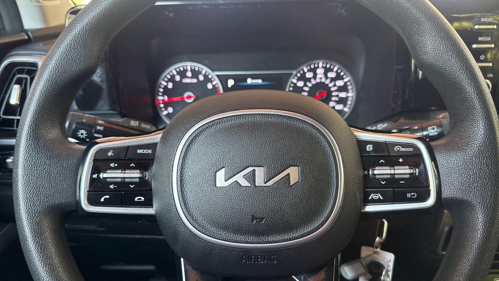 2023 Kia Sorento LX