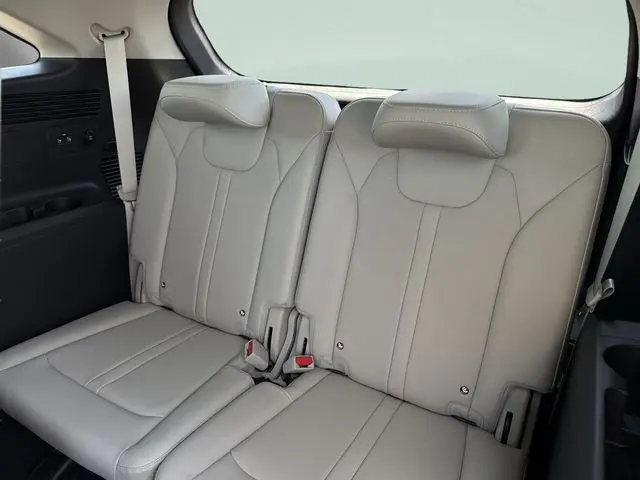 2025 Kia Sorento - $28,999