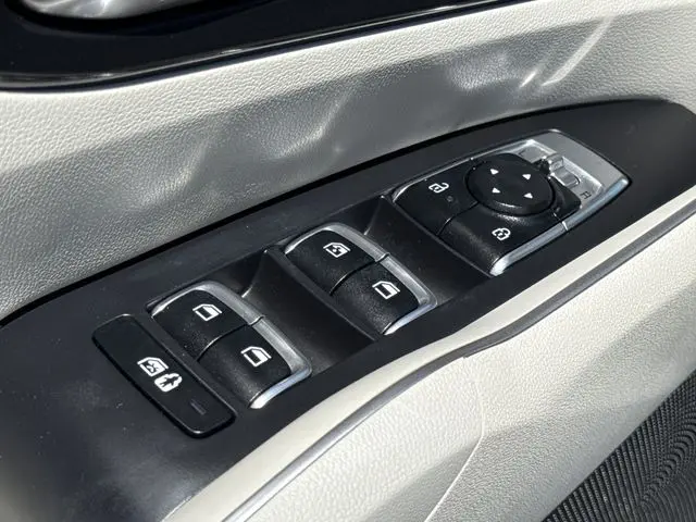 2025 Kia Sorento - $28,999