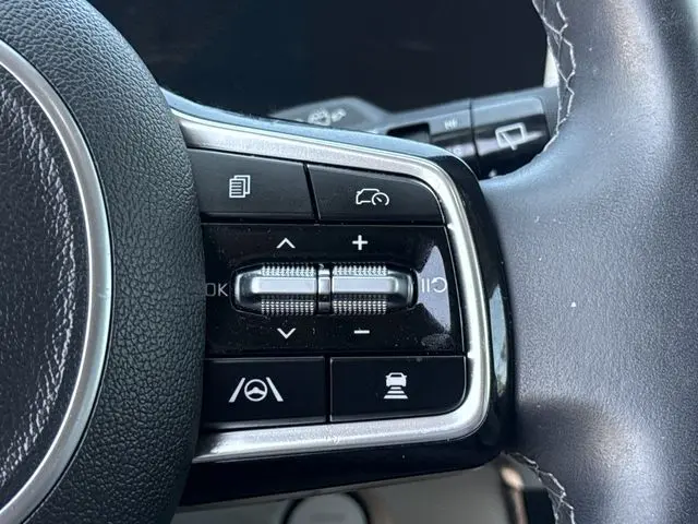 2025 Kia Sorento - $28,999