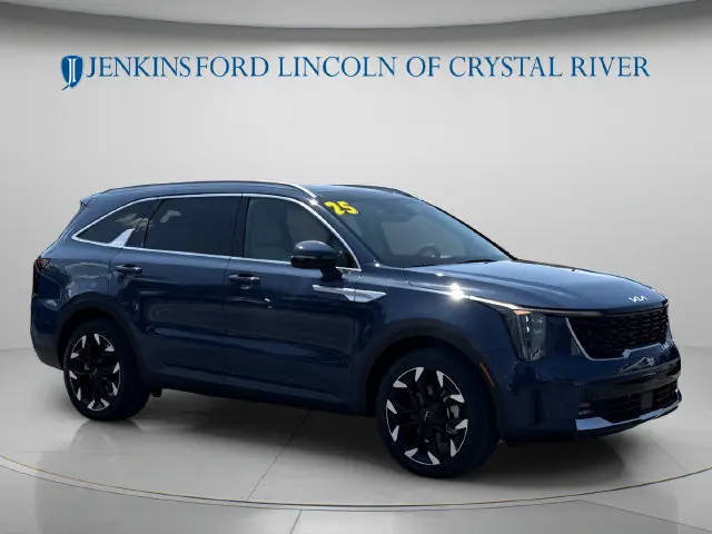 2025 Kia Sorento - $28,999