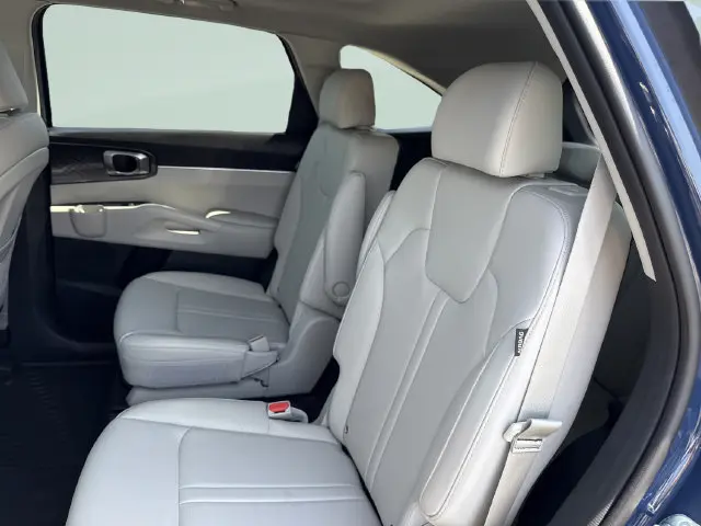 2025 Kia Sorento - $28,999
