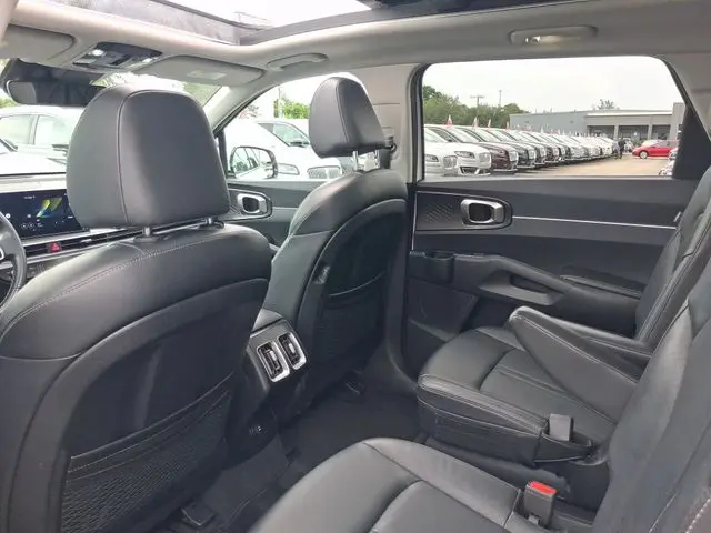 2025 Kia Sorento - $28,990