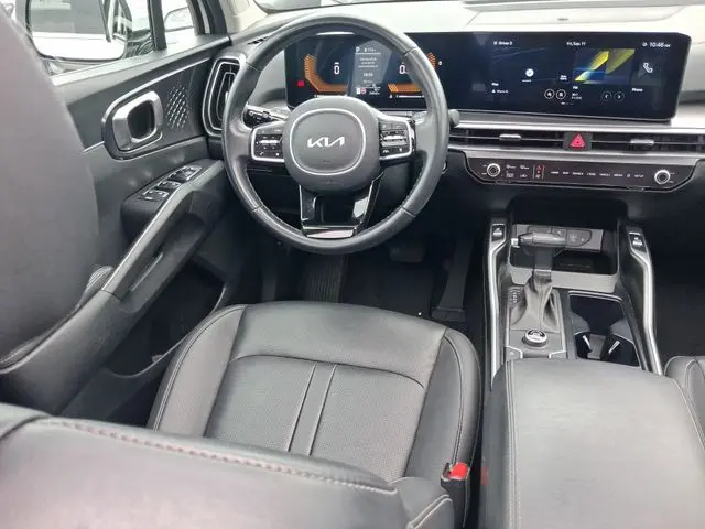 2025 Kia Sorento - $28,990