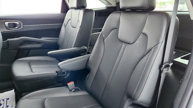 2023 Kia Sorento EX