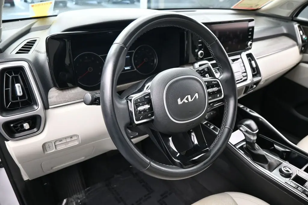 2023 Kia Sorento - $22,571