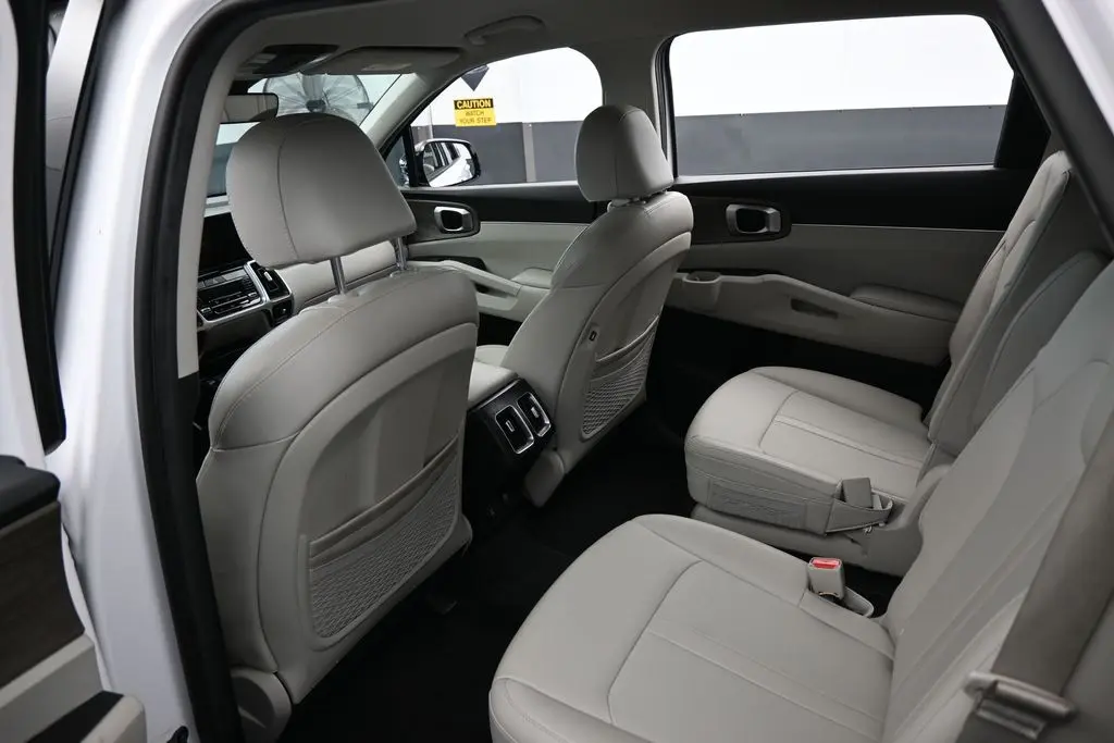 2023 Kia Sorento - $22,571