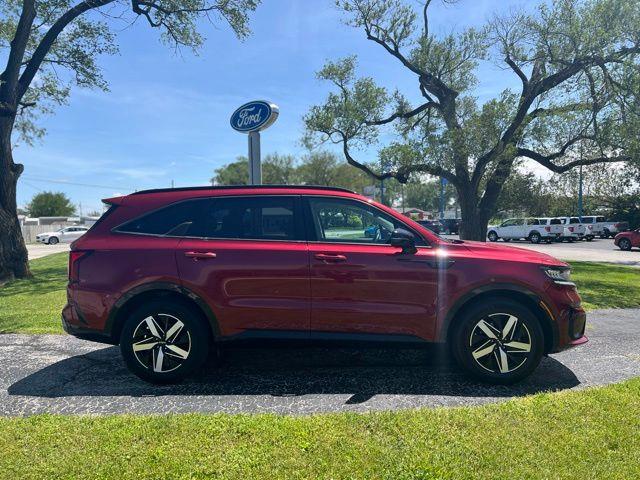 2022 Kia Sorento - $25,390