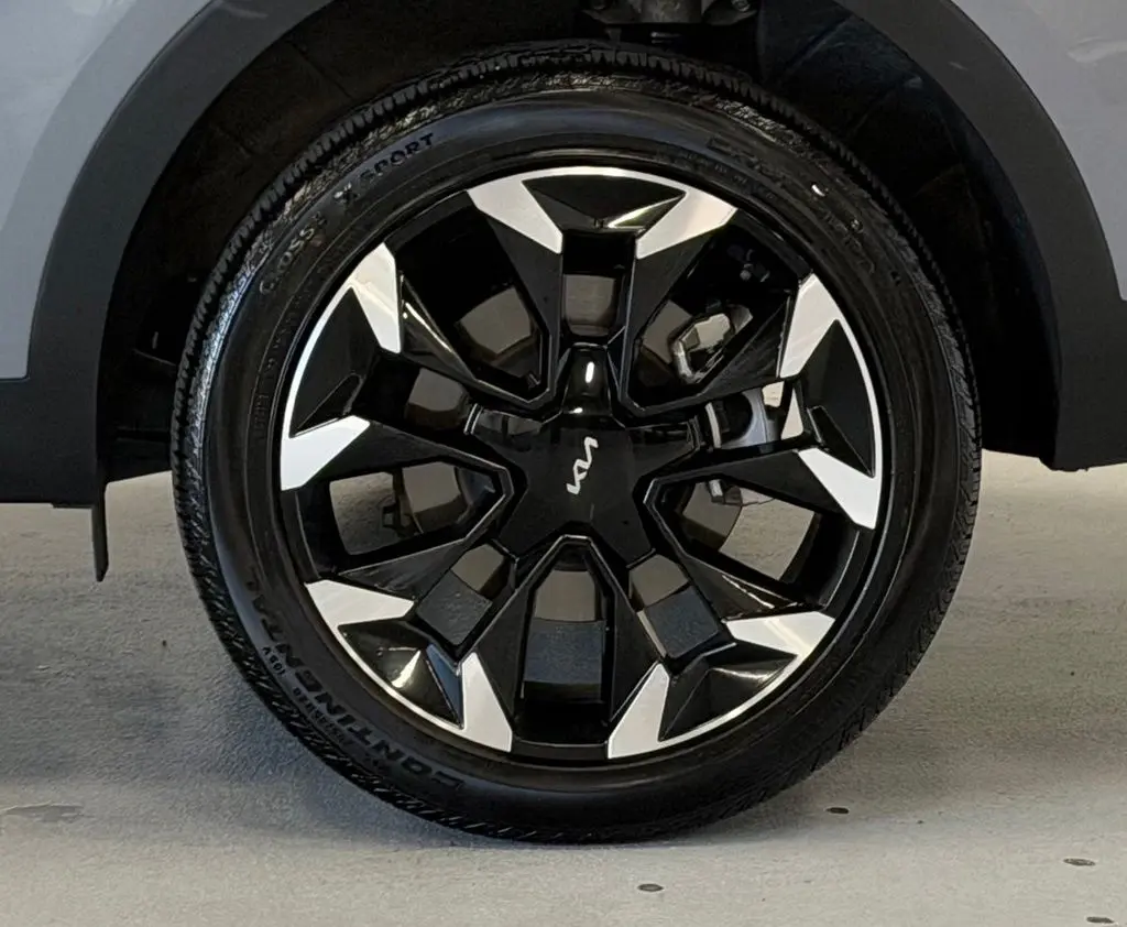 2025 Kia Sorento - $29,000