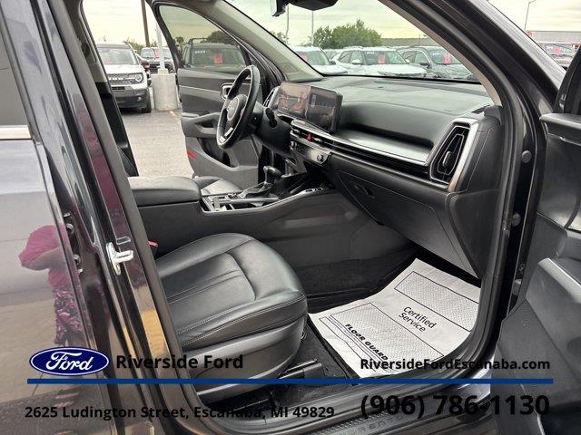 2025 Kia Sorento - $37,995
