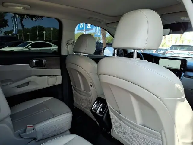2023 Kia Sorento - $24,959