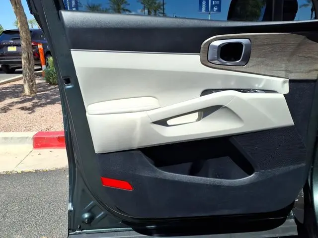 2023 Kia Sorento - $24,959