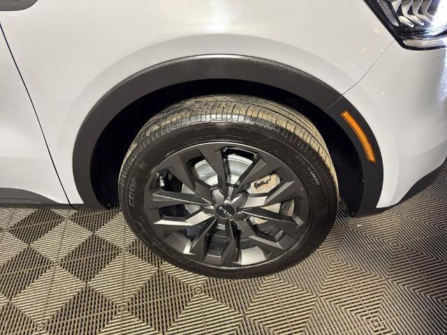 2023 Kia Sorento - $27,995