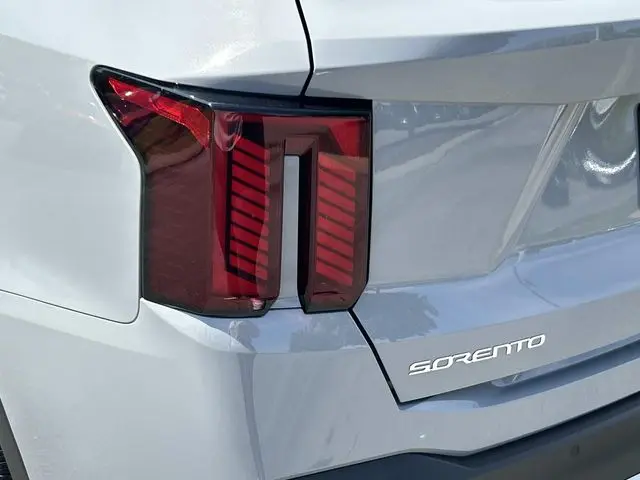 2025 Kia Sorento - $31,367