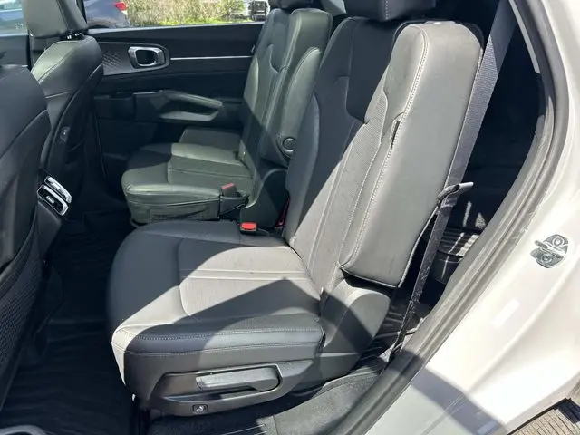 2025 Kia Sorento - $31,367