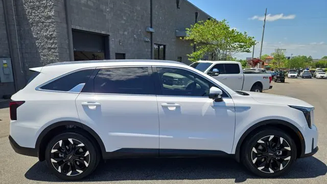 2025 Kia Sorento SX
