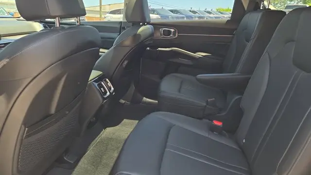 2025 Kia Sorento SX