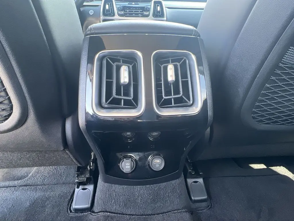 2022 Kia Sorento - $25,980