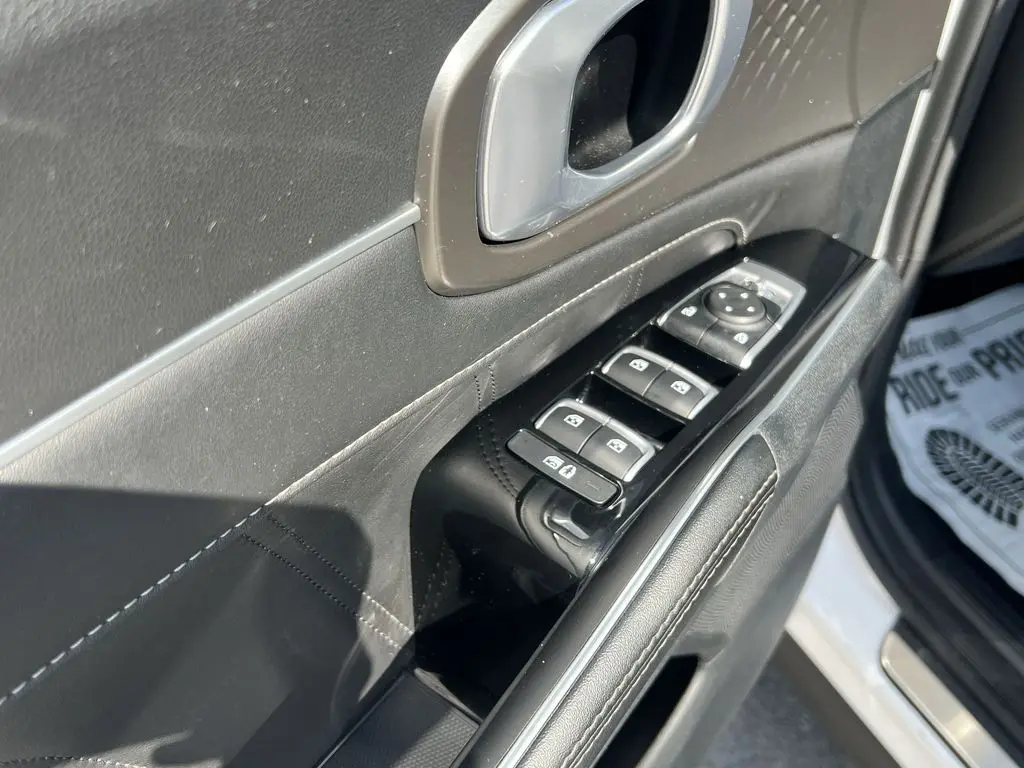 2022 Kia Sorento - $25,980