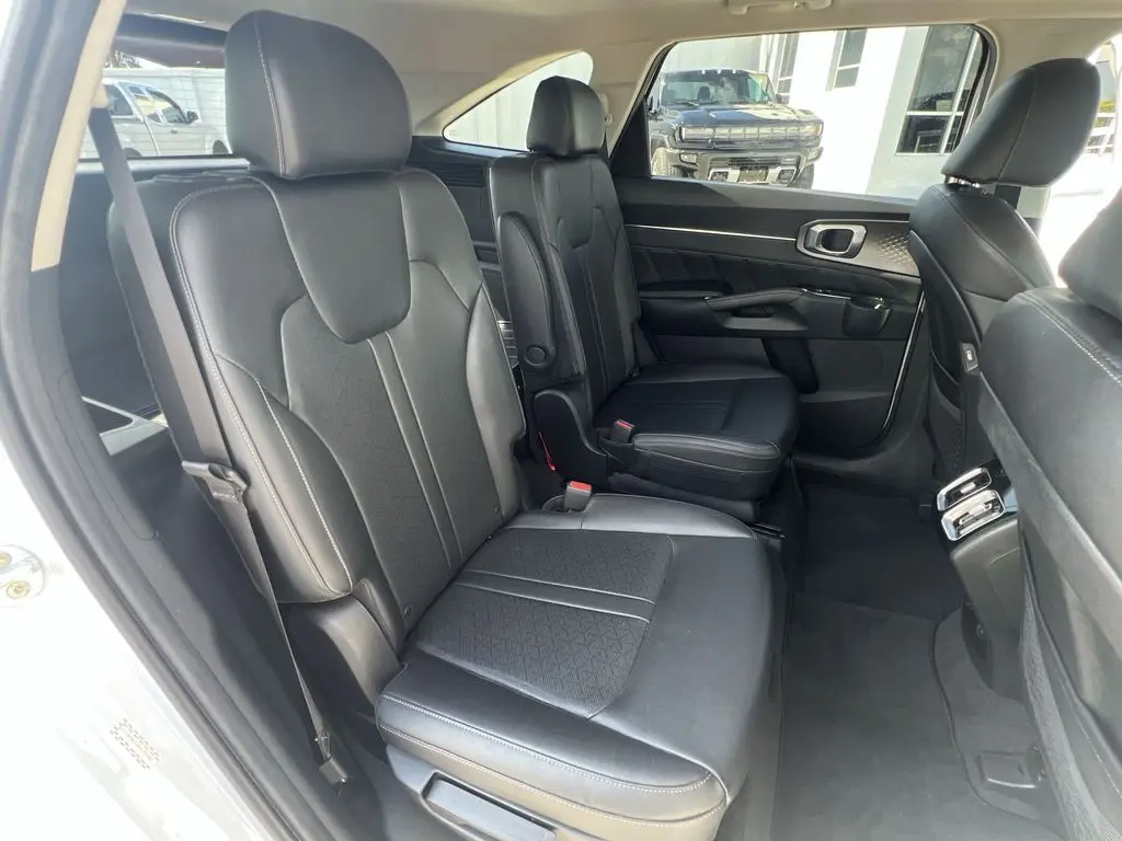 2022 Kia Sorento - $25,980