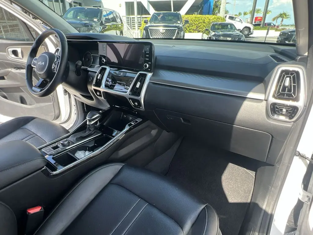 2022 Kia Sorento - $25,980