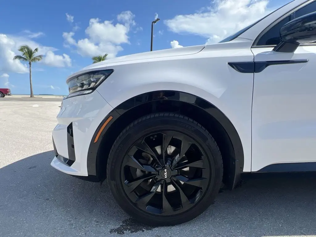2022 Kia Sorento - $25,980