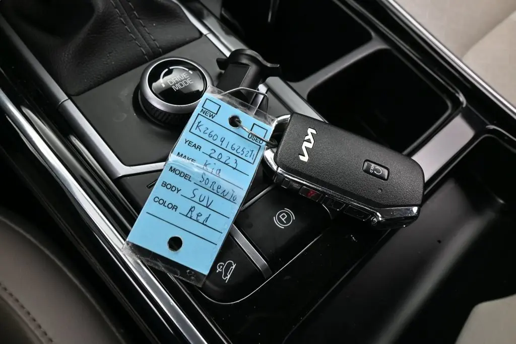 2023 Kia Sorento - $24,991