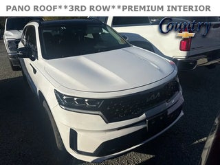 2022 Kia Sorento with Glacial White Pearl Exterior
